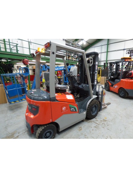 HELI 4 WHEEL LITHIUM ELECTRIC COUNTERBALANCE FORKLIFT