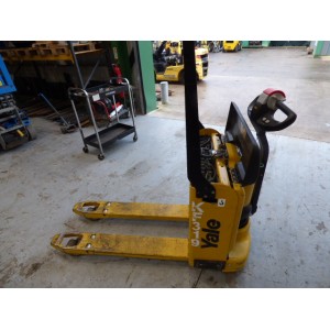 USED ELECTRIC POWERED WAREHOUSE PALLET TRUCK