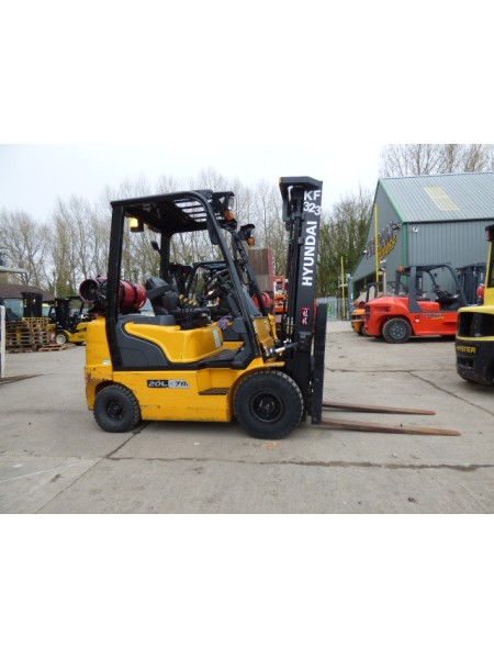 USED LPG COUNTERBALANCE FORKLIFT