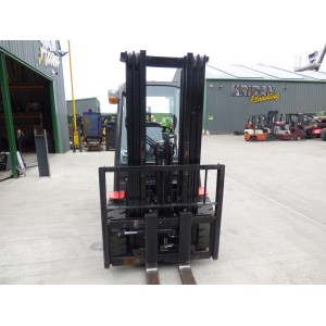 MINT USED LPG COUNTERBALANCE FORKLIFT
